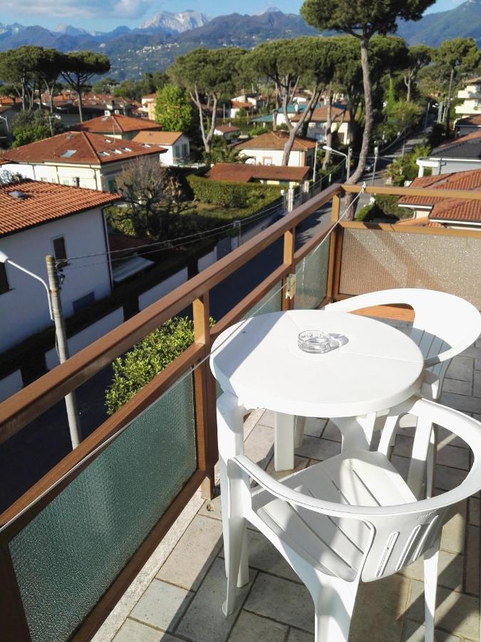 Elizabeth Marina di Pietrasanta