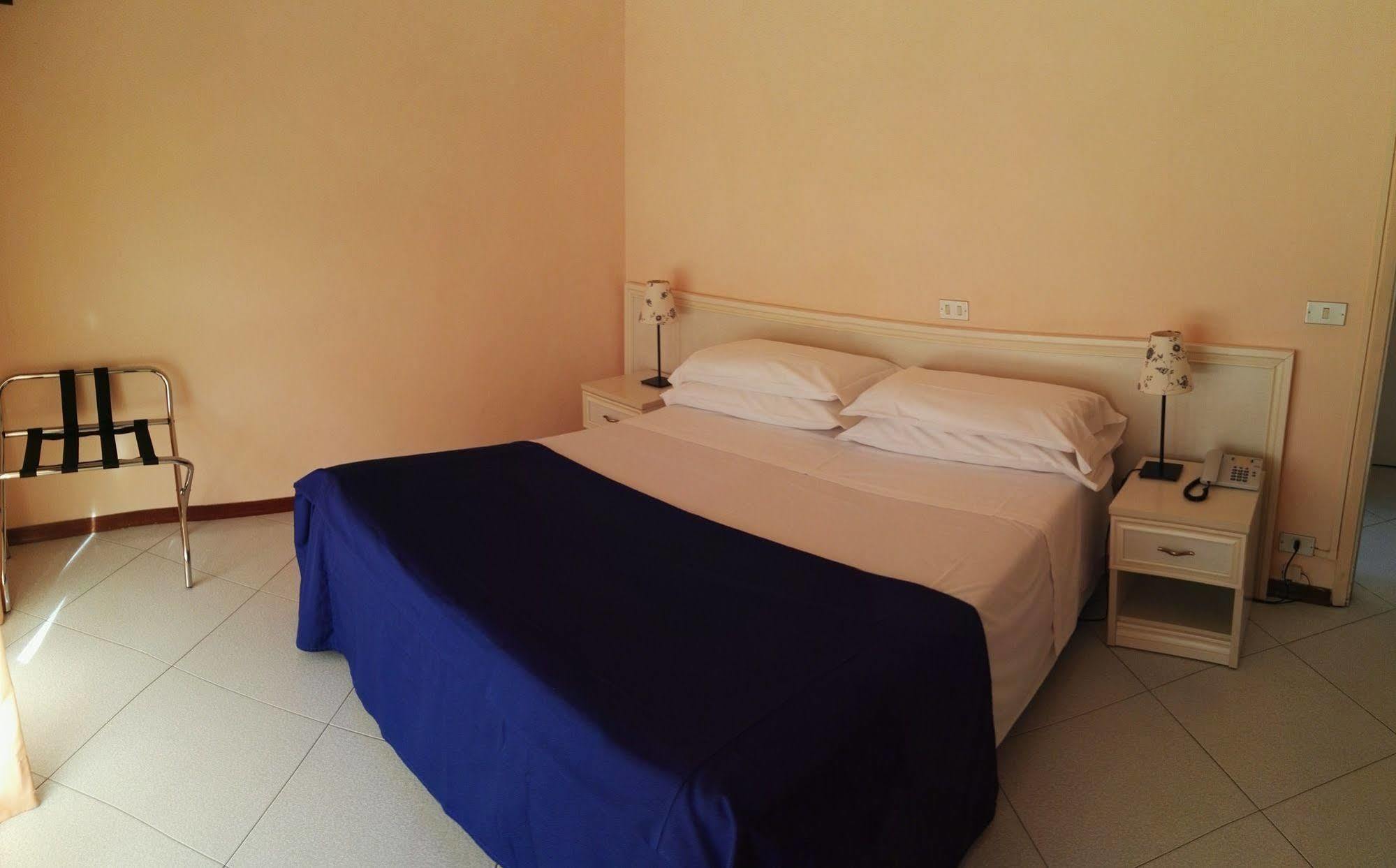 Elizabeth Hotel 3*